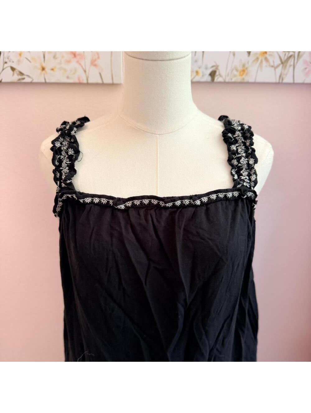 Old Navy black embroidered tiered midi dress size large - Picture 3 of 4